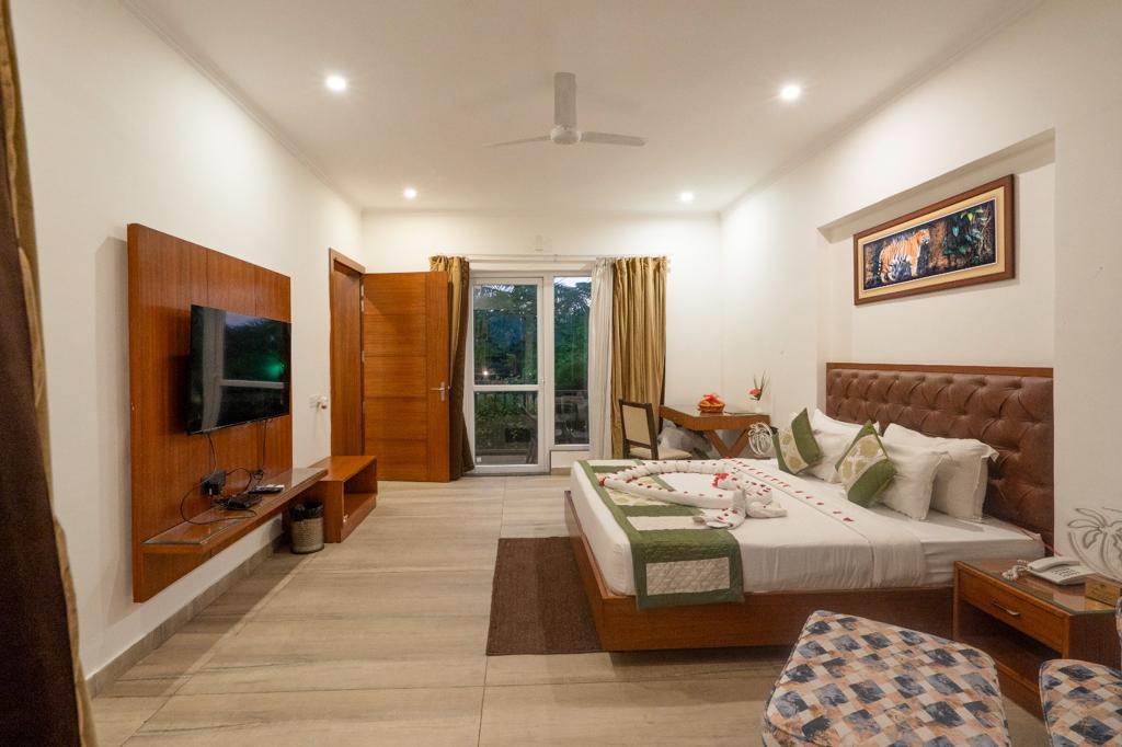 Resort With Swimming Pool in Jim Corbett