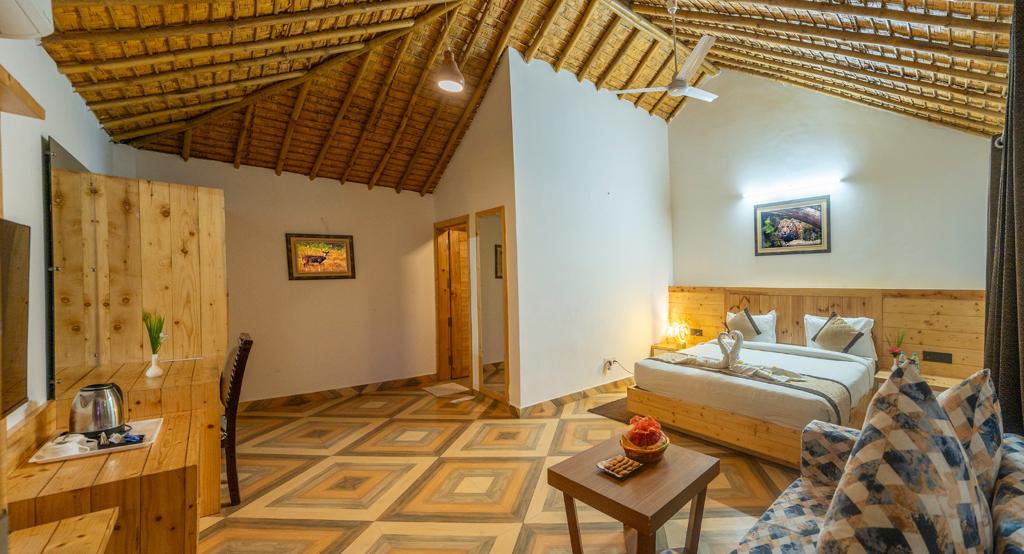 Resort With Swimming Pool in Jim Corbett